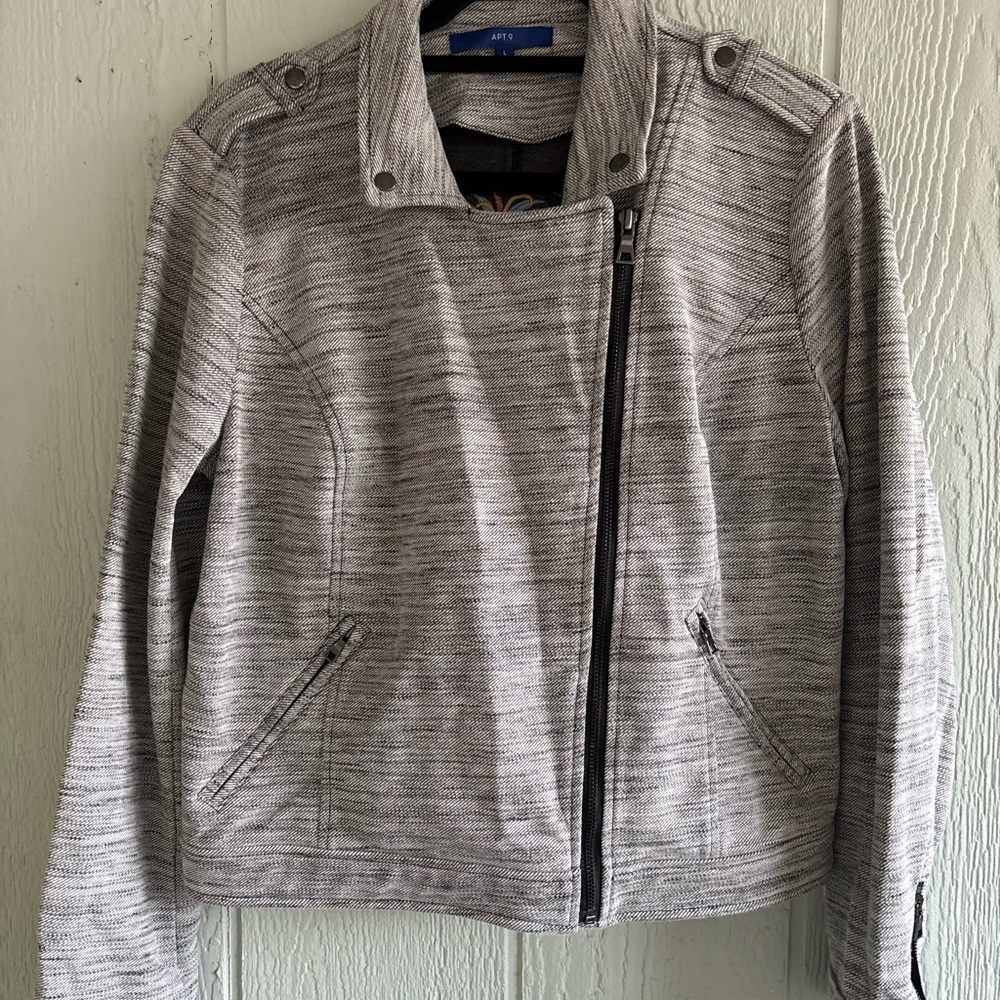 Apt. 9 Gray Bomber Jacket with Modern Silhouette
